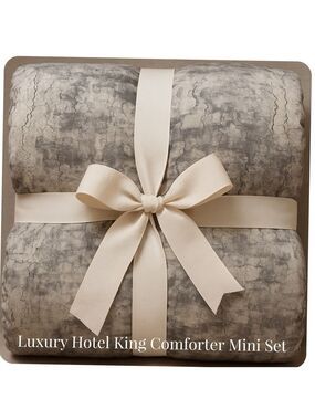 NWT $329 Luxury Hotel “Sterling” King Comforter Mini Set